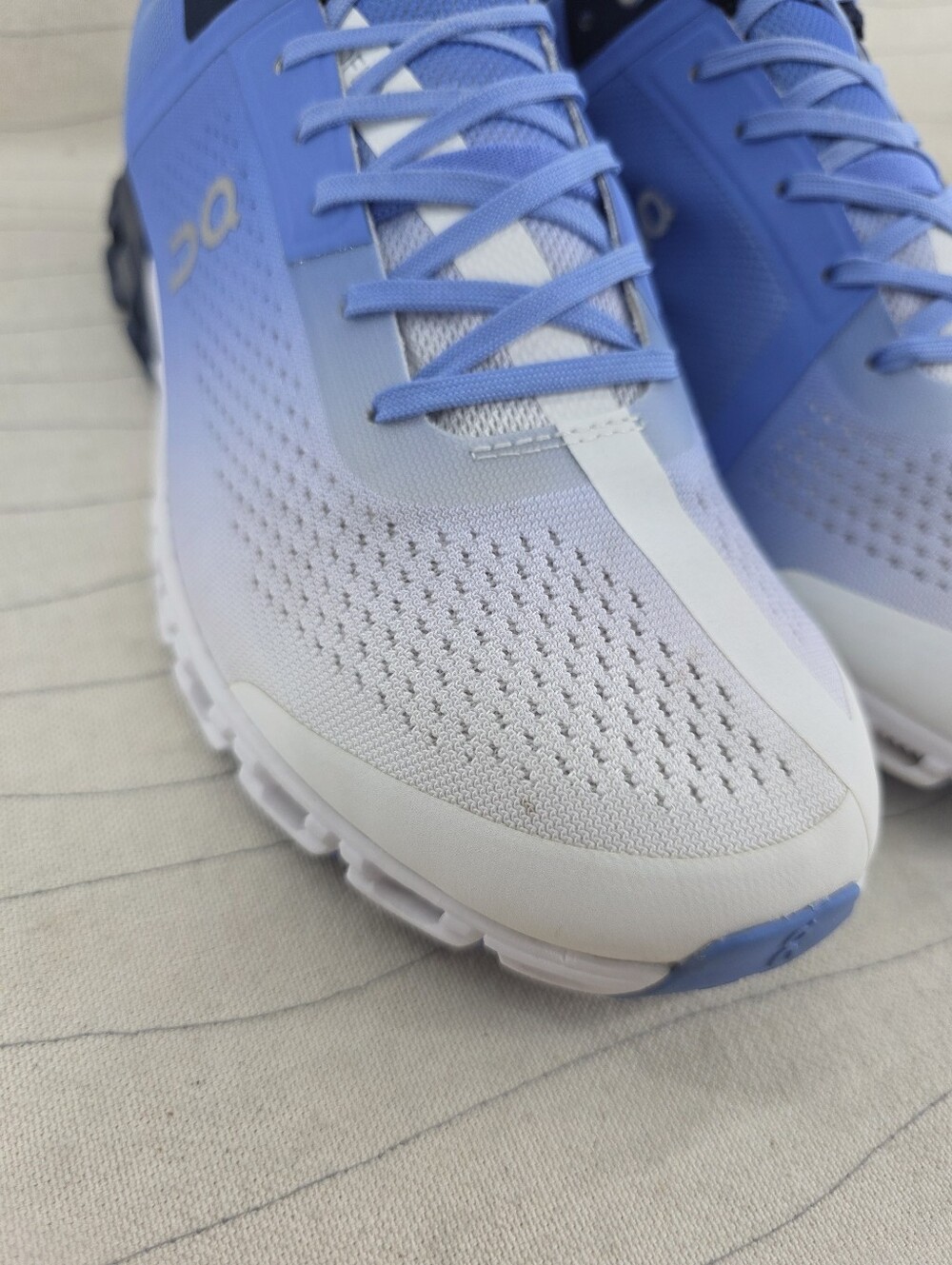 On Running Womens Cloudflow Blue White CloudTec Sneaker Shoes 35.99233 Size 8.5 - Picture 4 of 14